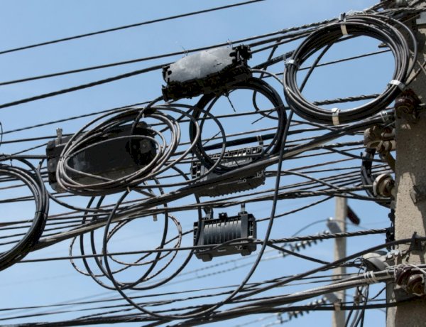 Impasse sobre uso de postes entre Energisa e provedores ameaça deixar Sergipe sem internet